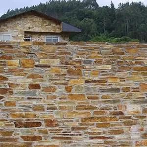 Muro piedra rústica Riotorto